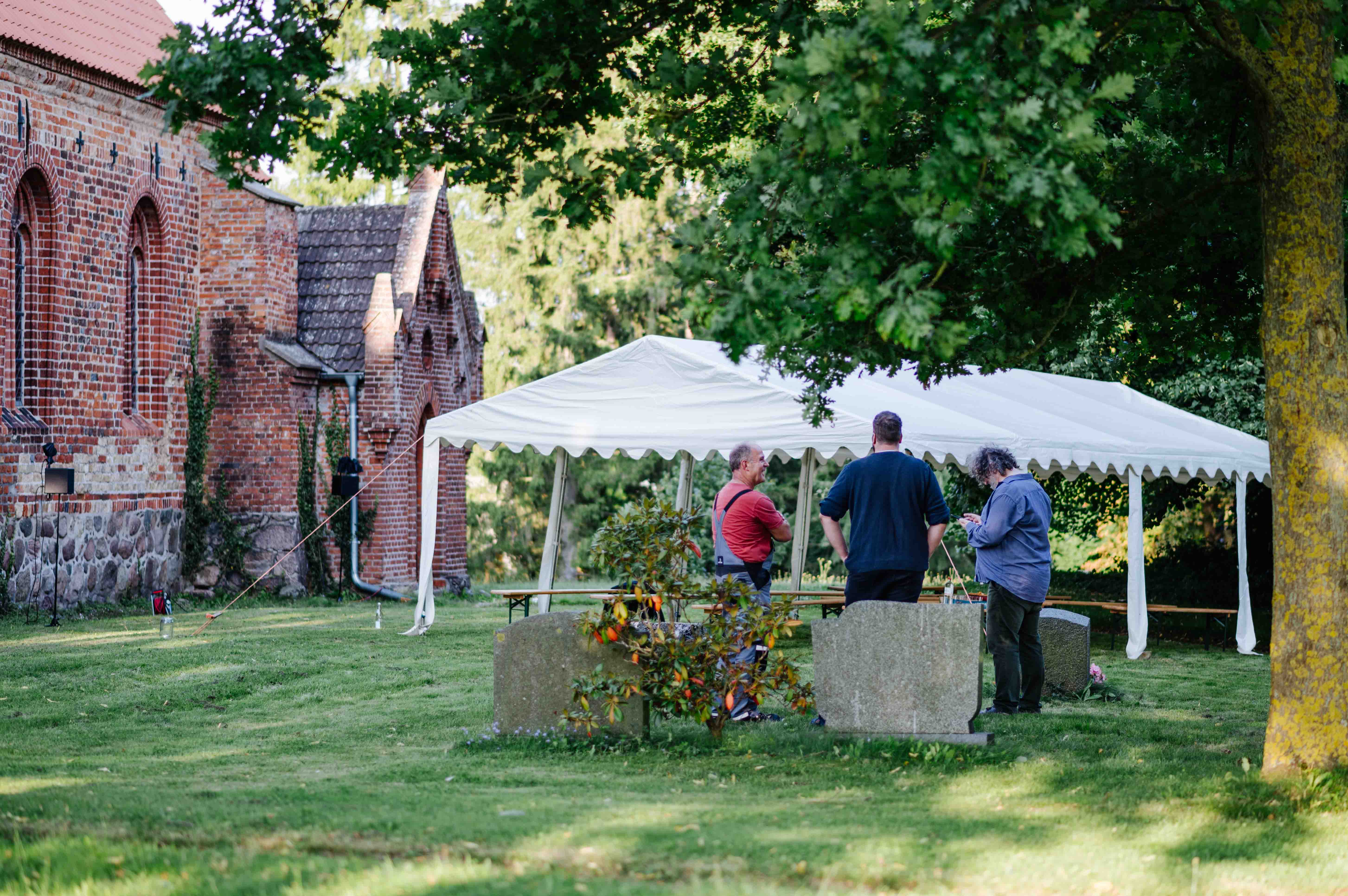 Dorfkirche Schlagsdorf ODEN auch  openair Option mit Zelt.jpg